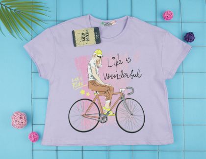 Тениска момиче с колело 