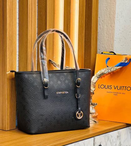 ✅️  Кожена чанта 