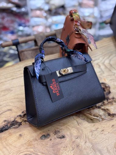 ✅️ Кожена чанта с шалче