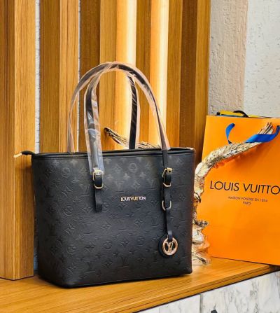 ✅️  Кожена чанта 