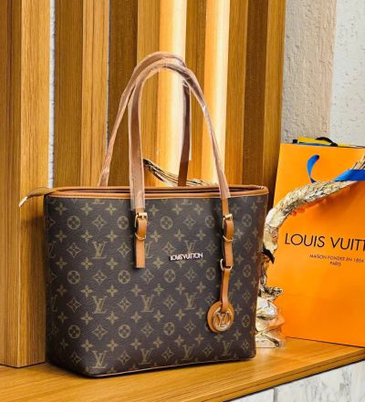 ✅️  Кожена чанта 